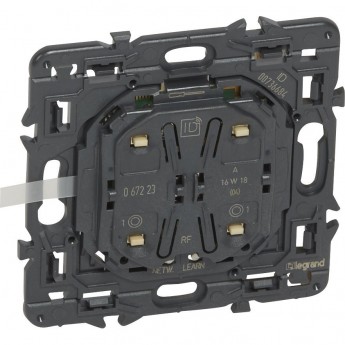 Настенное плоское радиоуправляющее устройство LEGRAND MyHome Play Zigbee 1-канальное Настенное плоское радиоуправляющее устройство LEGRAND MyHome Play Zigbee 1-канальное