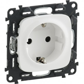 Силовая розетка LEGRAND Valena ALLURE 2К+З 16А 250В винтовые зажимы белый Силовая розетка LEGRAND Valena ALLURE 2К+З 16А 250В винтовые зажимы белый