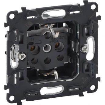 Силовая розетка LEGRAND Valena IN'MATIC 2К+З 16А 250В винтовые зажимы