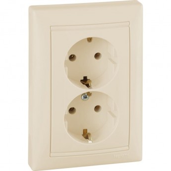 Розетка LEGRAND Valena 16А IP20 2P+E слоновая кость Розетка LEGRAND Valena 16А IP20 2P+E слоновая кость